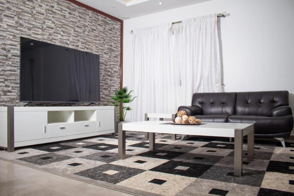 Luxury Suites Chester One Dakar Kültér fotó