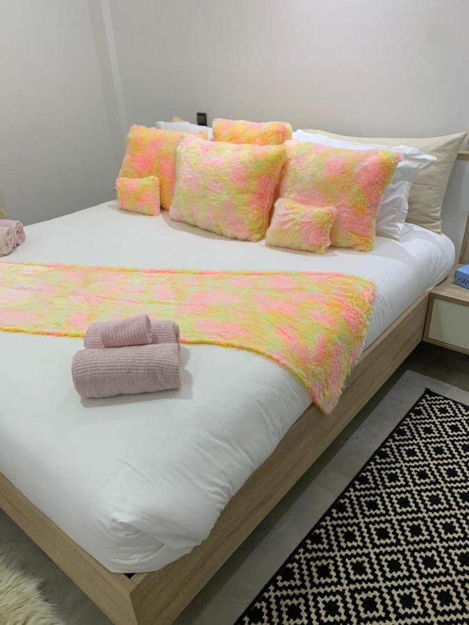 Luxury Suites Chester One Dakar Kültér fotó