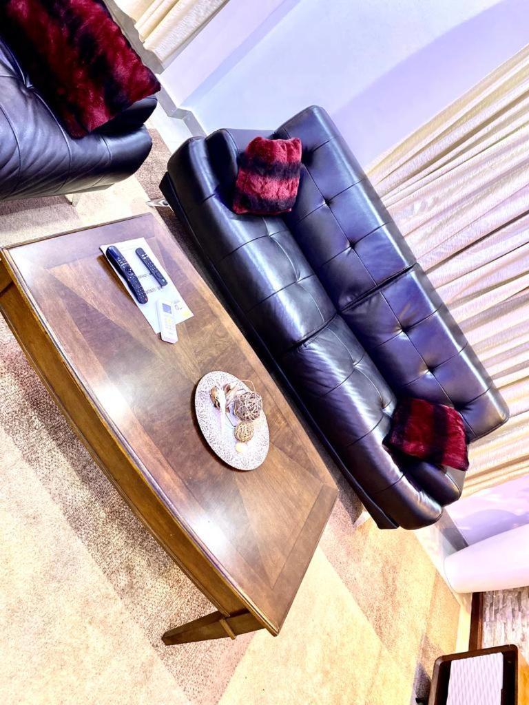 Luxury Suites Chester One Dakar Kültér fotó
