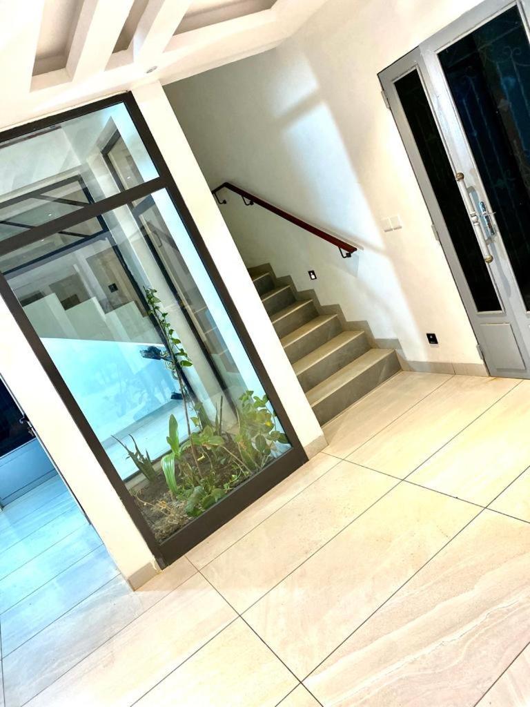 Luxury Suites Chester One Dakar Kültér fotó