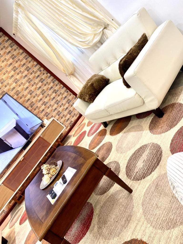 Luxury Suites Chester One Dakar Kültér fotó
